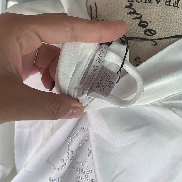 Victoria secret bridal silk robe - Picture 8 of 10